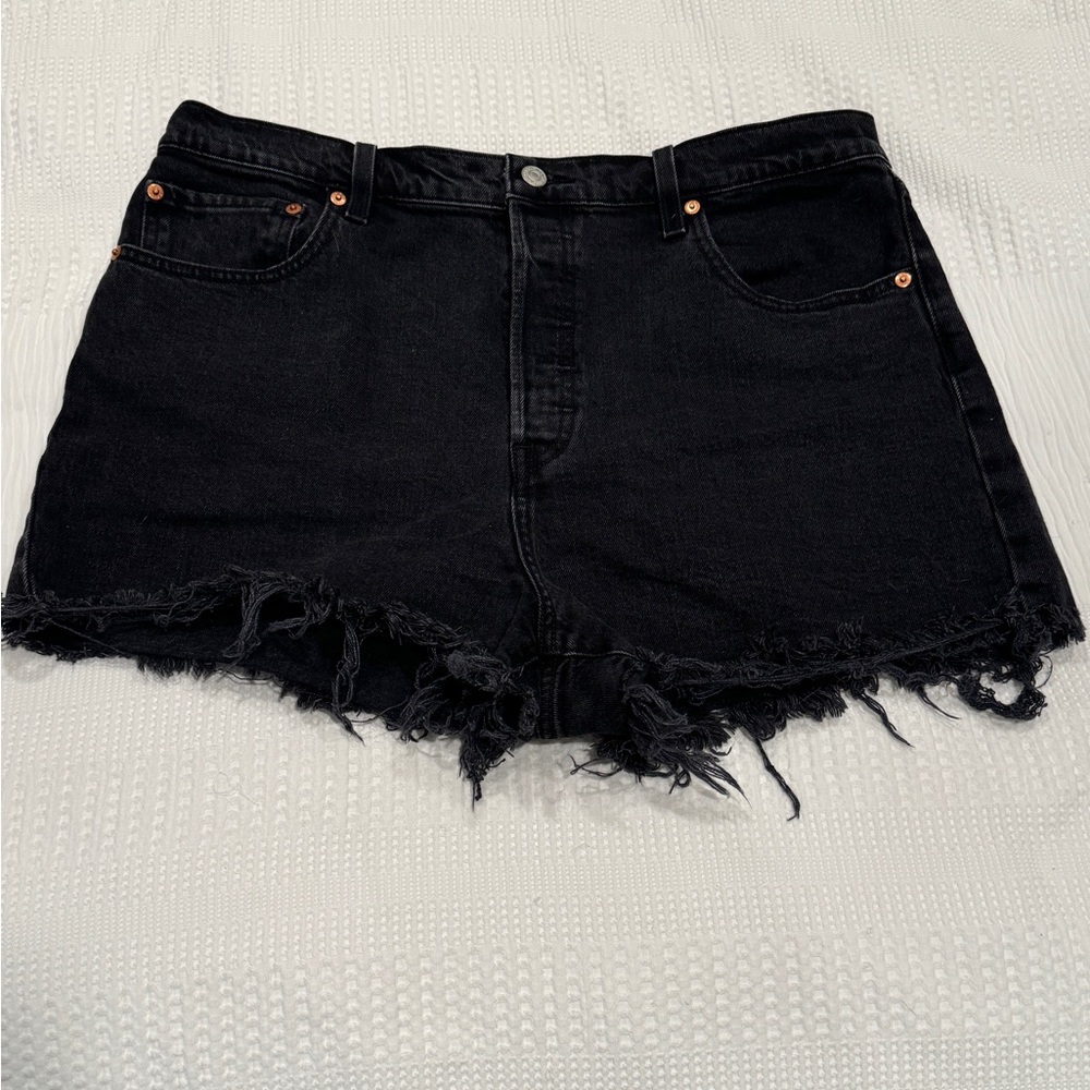 Black Levi’s Ribcage Shorts Size 34